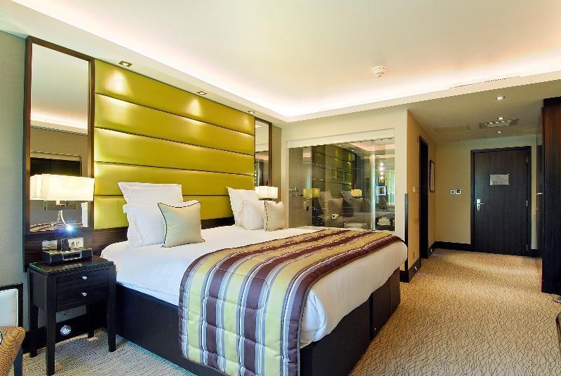 Montcalm Mayfair, Autograph Collection London Szoba fotó A bedroom at the InterContinental London The O2