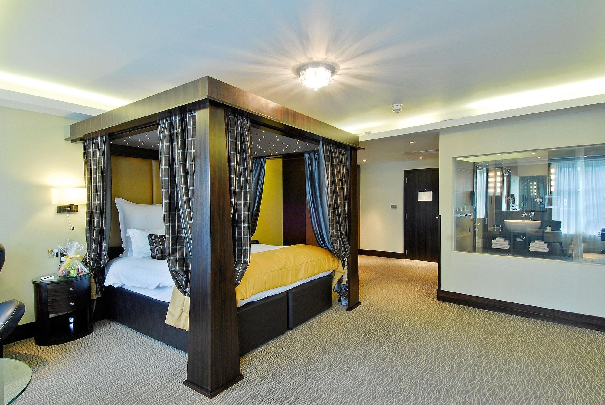 Montcalm Mayfair, Autograph Collection London Szoba fotó A suite at the hotel
