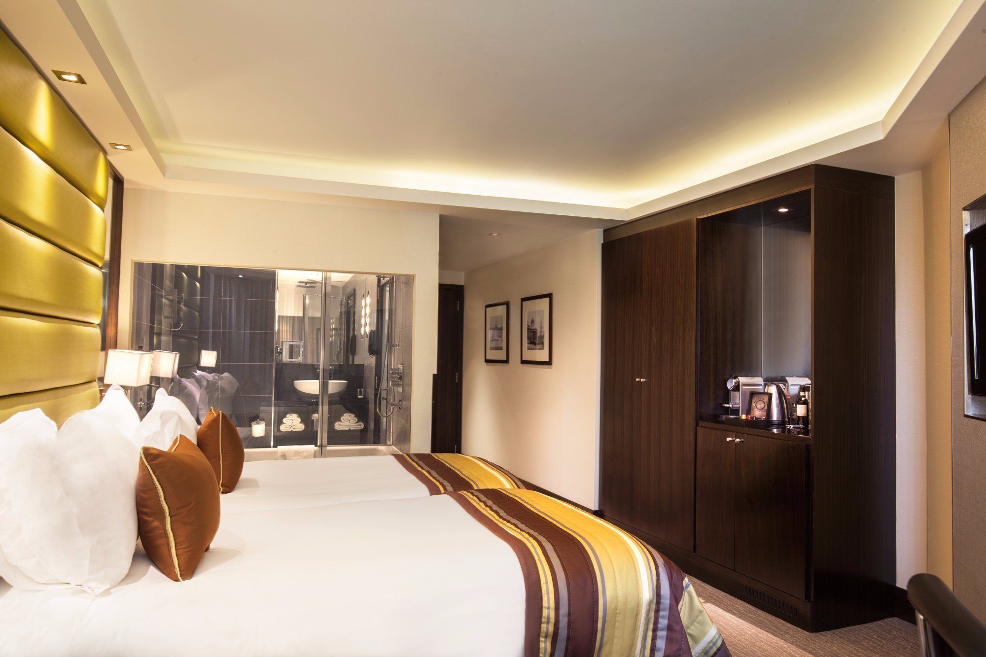 Montcalm Mayfair, Autograph Collection London Kültér fotó A room at the Mandarin Oriental, London