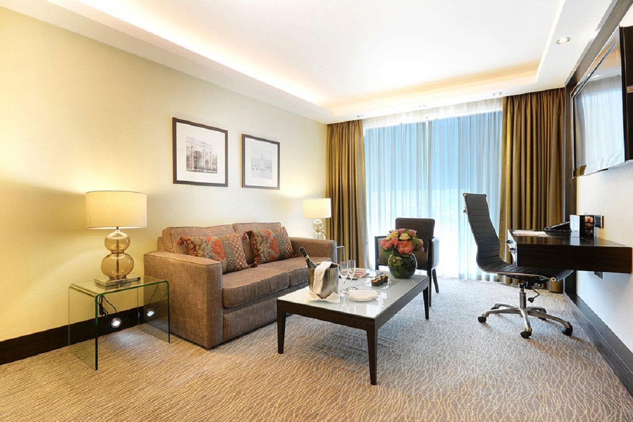 Montcalm Mayfair, Autograph Collection London Kültér fotó A suite at the hotel